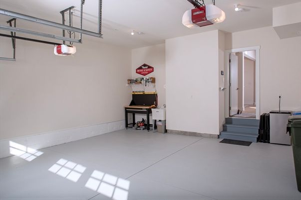 Garage, Interior