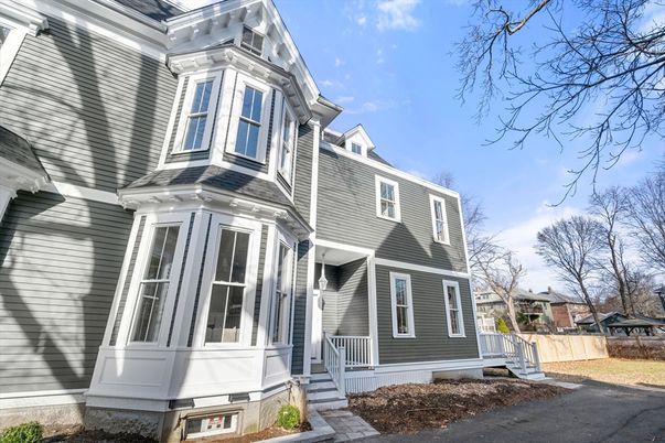 Exterior, Facade, Queen Anne Victorian