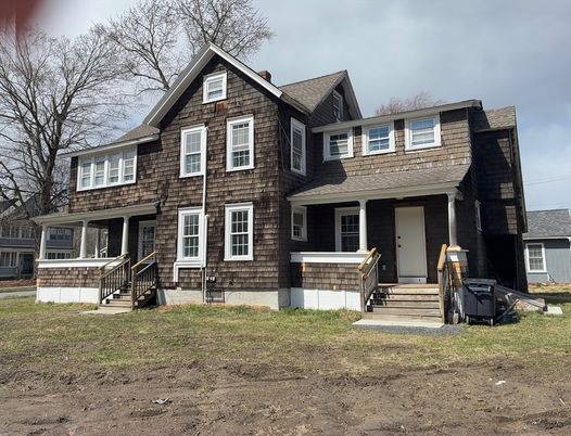 Exterior, Facade, Rowhouse