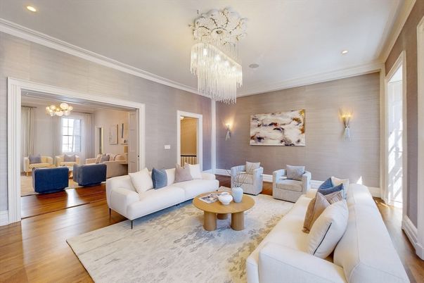 Chandelier, Dining room, Interior, Living room, Recessed Lighting, Wood Texture Flooring