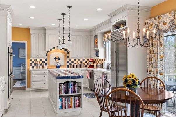 Dining room, Interior, Kitchen, Pendant Lights, Recessed Lighting, Stainless Steel Appliances