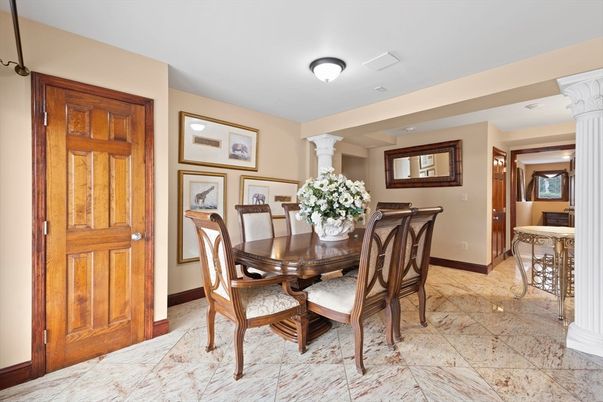 Dining room, Interior