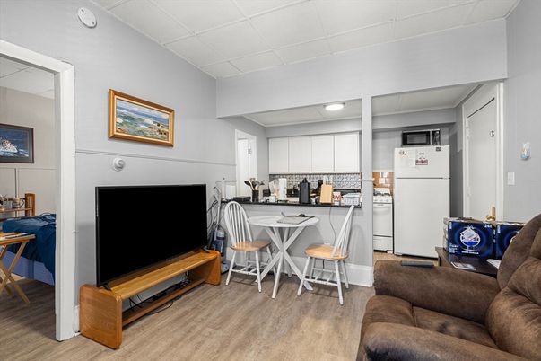 Dining room, Interior, Kitchen, Living room, Recessed Lighting, Wood Texture Flooring