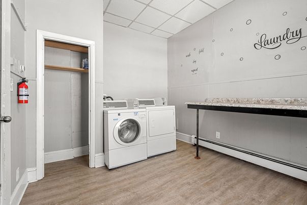 Interior, Washer, Wood Texture Flooring
