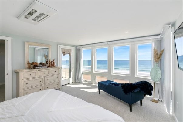 Bedroom, Interior, Recessed Lighting, Water