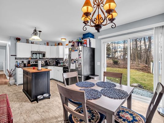 Dining room, Interior, Kitchen, Stainless Steel Appliances