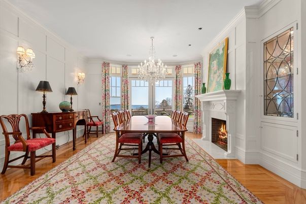 Chandelier, Dining room, Fireplace, Interior, Wood Texture Flooring