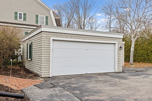 Detached Garage, Exterior