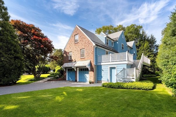 Attached, Backyard, Exterior, Facade, Brick Facade, Queen Anne Victorian