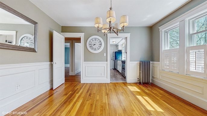 Chandelier, Empty room, Interior, Wood Texture Flooring