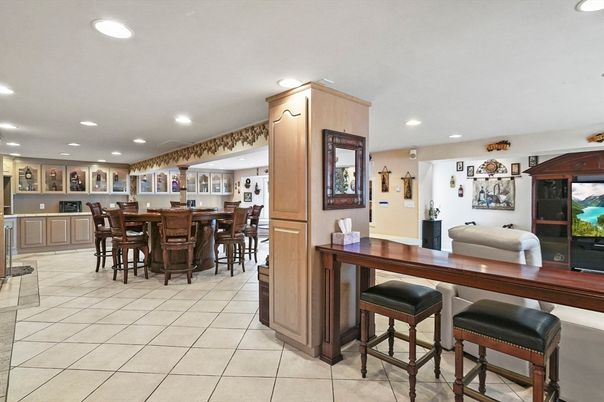 Dining room, Interior, Recessed Lighting