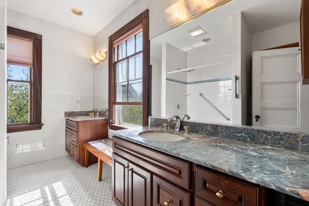 Bathroom, Dual Sink Vanities, Interior, Recessed Lighting