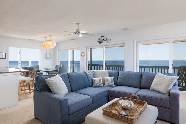 Chandelier, Dining room, Interior, Living room, Water