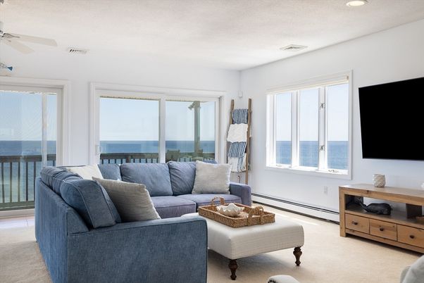 Interior, Living room, Recessed Lighting, Water