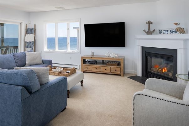Fireplace, Interior, Living room, Water