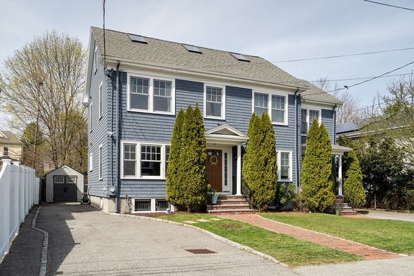 Exterior, Facade, Georgian