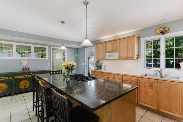 Interior, Pendant Lights, Recessed Lighting, Wood Texture Flooring