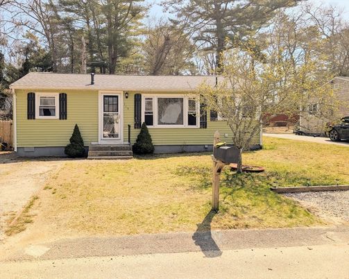 Exterior, Facade, Cape Cod