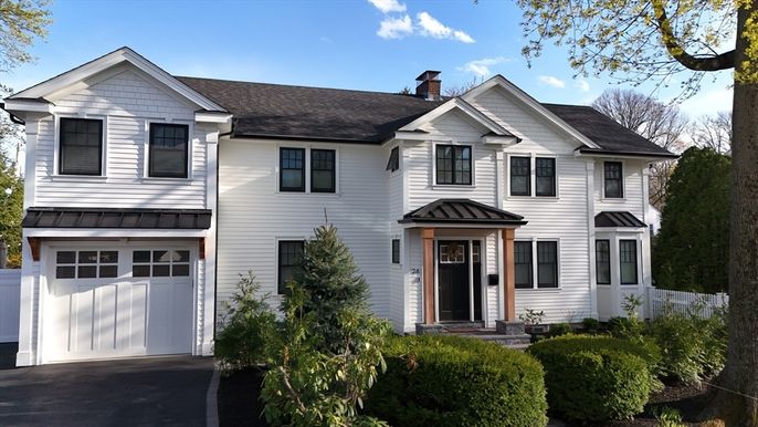 Attached, Exterior, Facade, Farmhouse