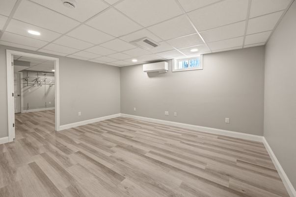 Empty room, Interior, Recessed Lighting, Wood Texture Flooring