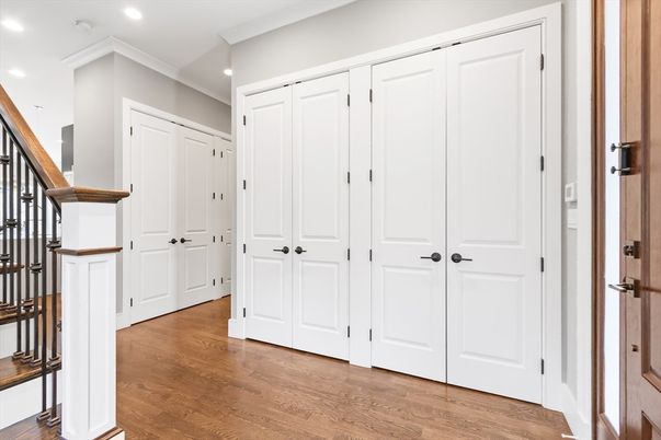 Interior, Recessed Lighting, Wood Texture Flooring