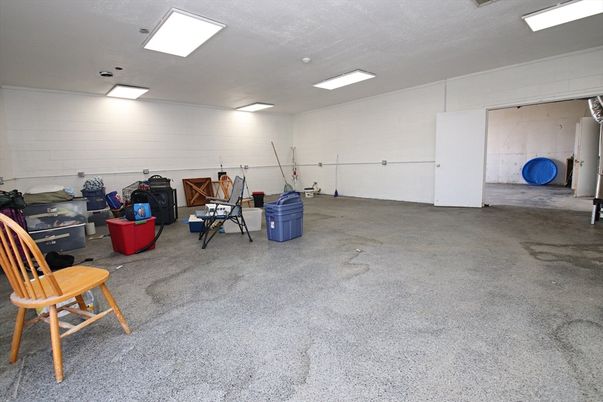 Garage, Interior