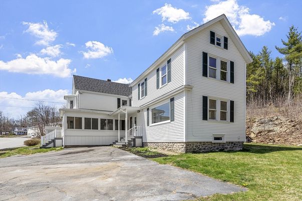 Attached, Exterior, Facade, Farmhouse