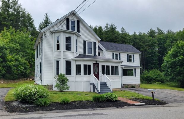 Exterior, Facade, Queen Anne Victorian