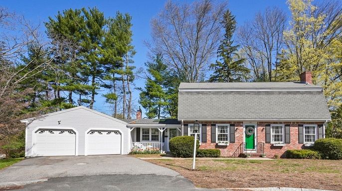 Attached, Exterior, Facade, Brick Facade, Cape Cod