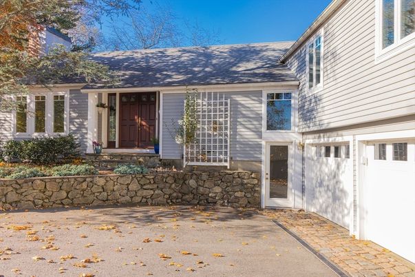 Exterior, Facade, Cape Cod