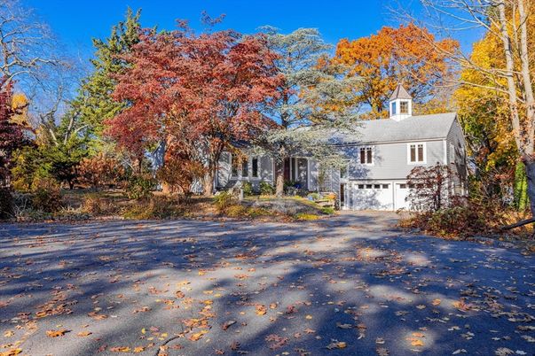 Attached, Exterior, Facade, Cape Cod