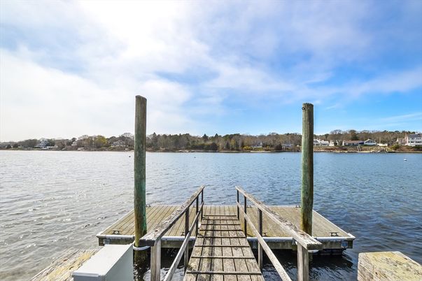 Exterior, Lake