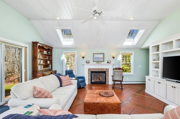 Fireplace, Interior, Living room, Recessed Lighting