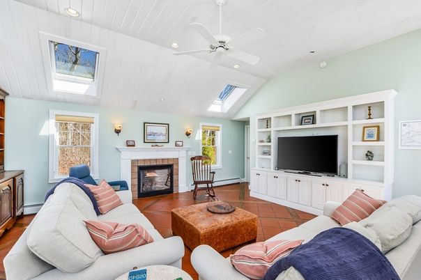 Fireplace, Interior, Living room, Recessed Lighting