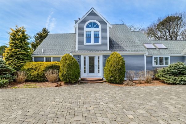Exterior, Facade, Cape Cod