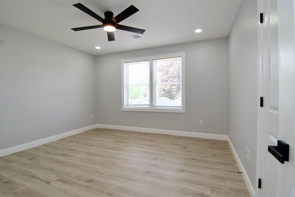 Empty room, Interior, Recessed Lighting, Wood Texture Flooring