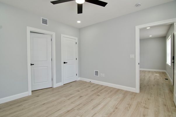 Empty room, Interior, Recessed Lighting, Wood Texture Flooring