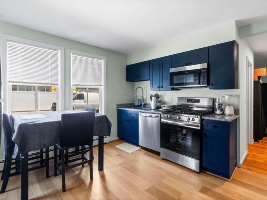 Dining room, Interior, Kitchen, Stainless Steel Appliances, Wood Texture Flooring
