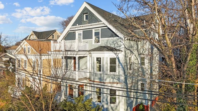 Exterior, Facade, Queen Anne Victorian