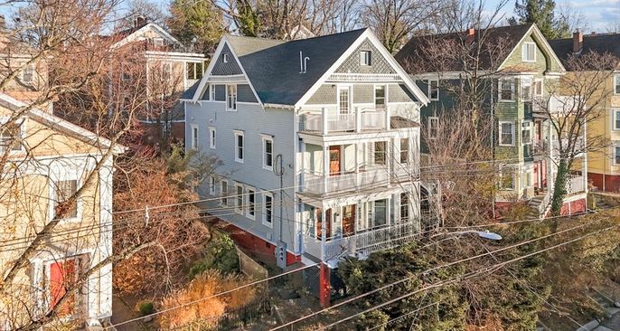Exterior, Facade, Queen Anne Victorian