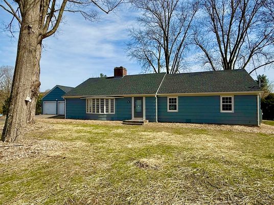 Backyard, Exterior, Facade, Cape Cod