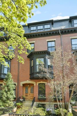Exterior, Facade, Brick Facade, Rowhouse
