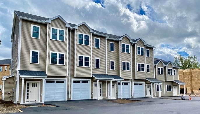Attached, Exterior, Facade, Rowhouse