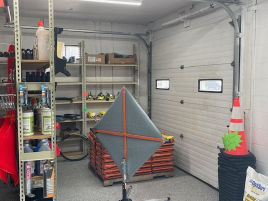Garage, Interior