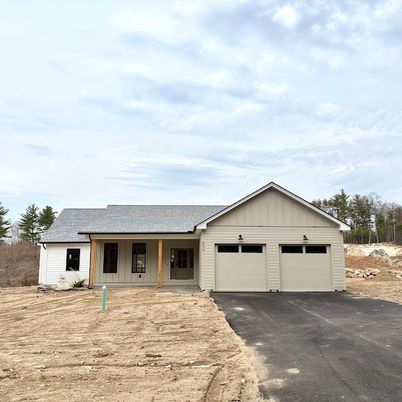Attached, Exterior, Facade, Ranch
