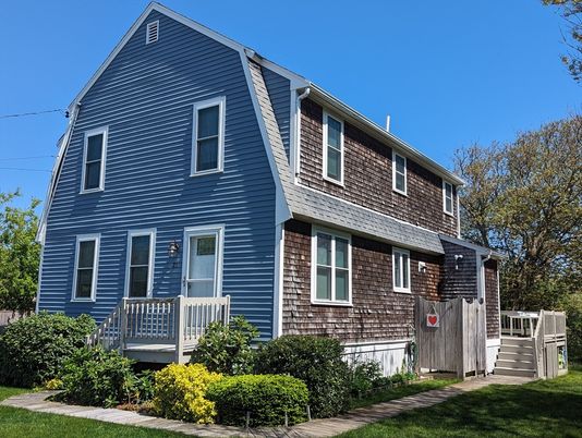 Exterior, Facade, Rowhouse