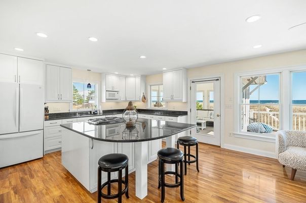 Interior, Kitchen, Recessed Lighting, Water, Wood Texture Flooring