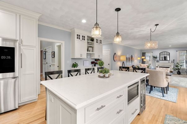 Dining room, Interior, Kitchen, Living room, Pendant Lights, Recessed Lighting, Stainless Steel Appliances, Wood Texture Flooring
