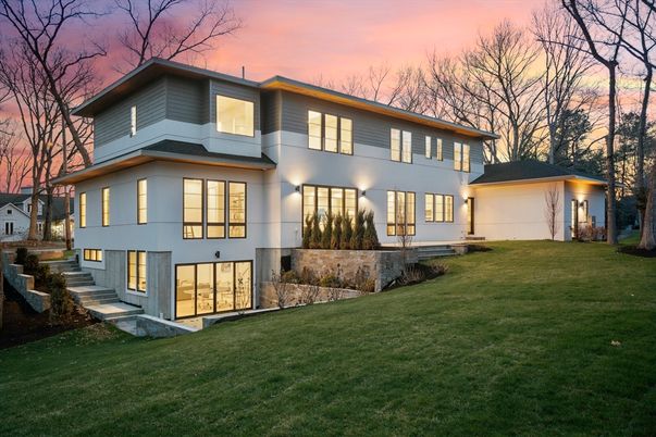 Attached, Backyard, Exterior, Facade, Modern