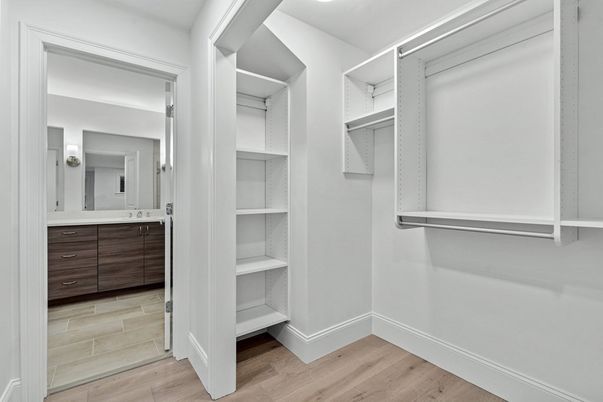 Interior, Walk-in Closets, Wood Texture Flooring